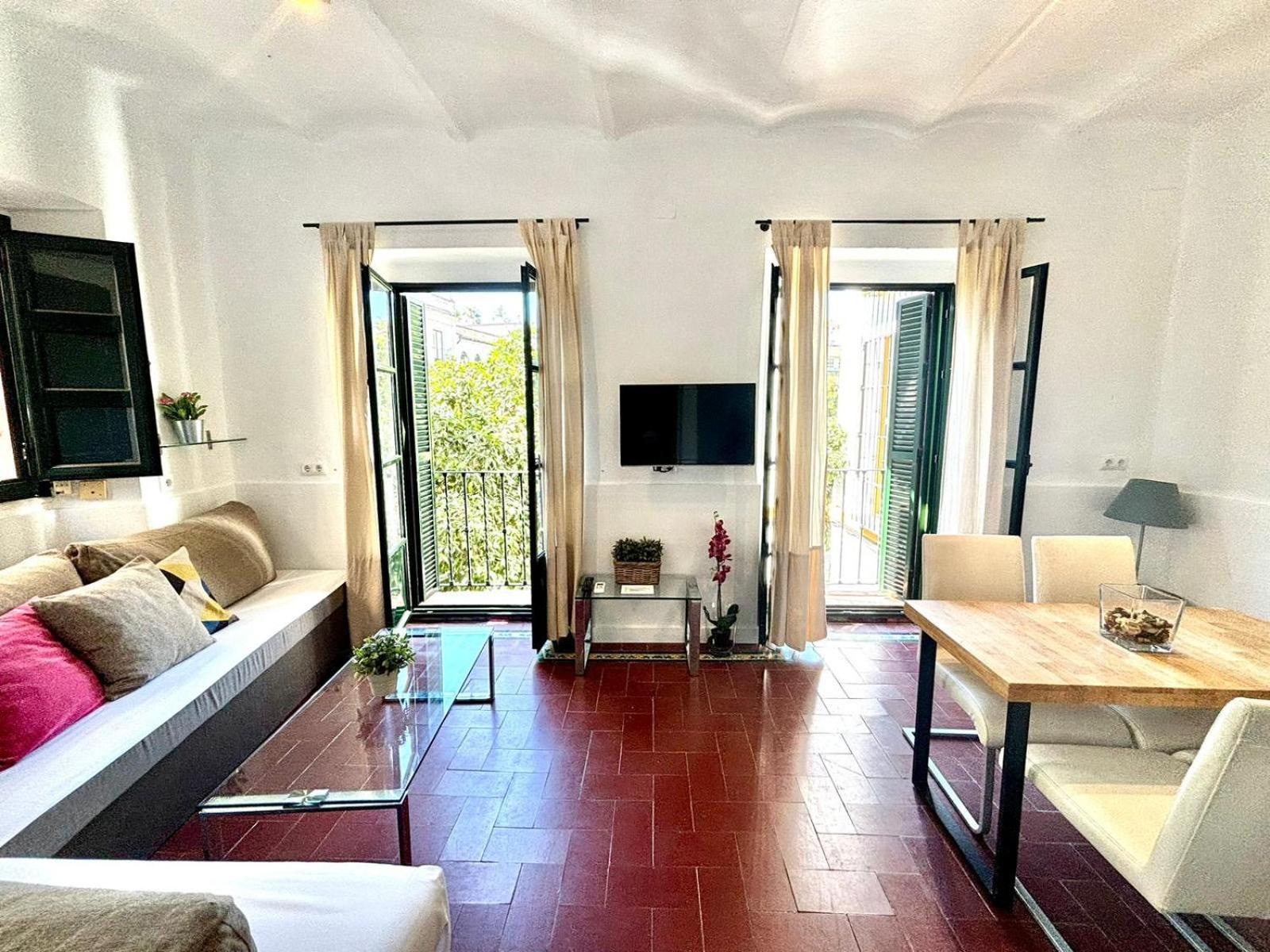 Plaza De Santa Cruz Apartment Sevilla Bagian luar foto