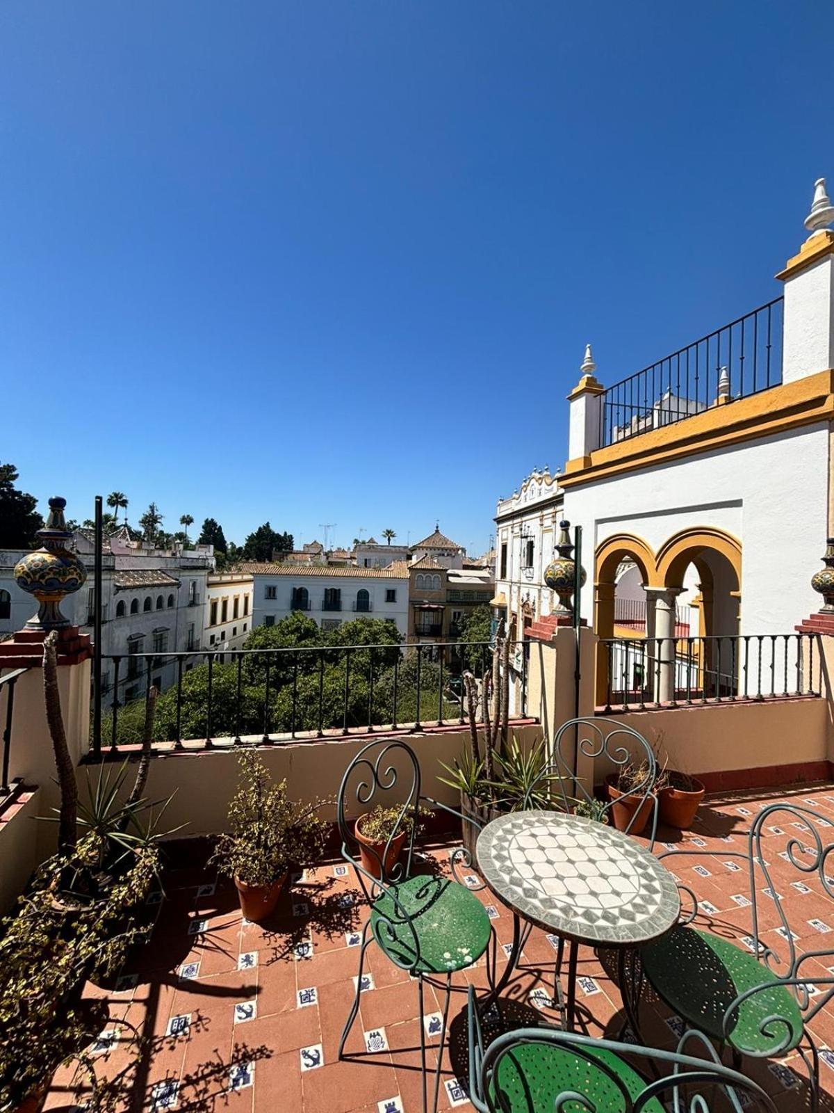 Plaza De Santa Cruz Apartment Sevilla Bagian luar foto