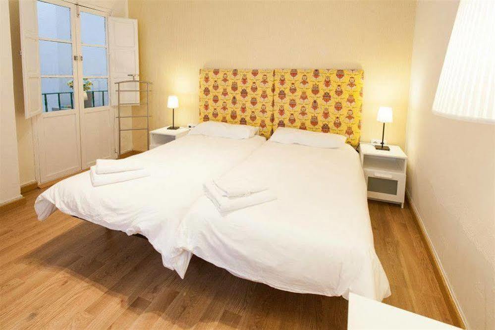 Plaza De Santa Cruz Apartment Sevilla Bagian luar foto